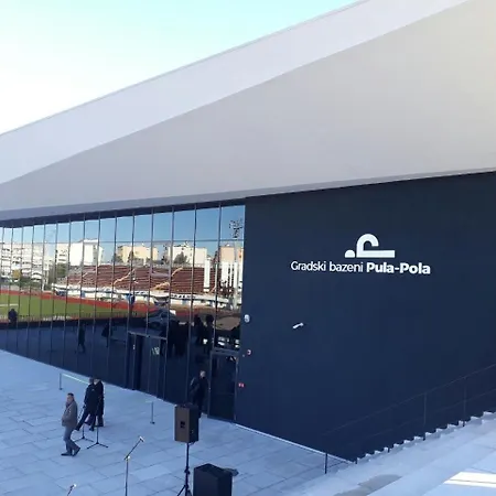 King's Square - Free Parking *