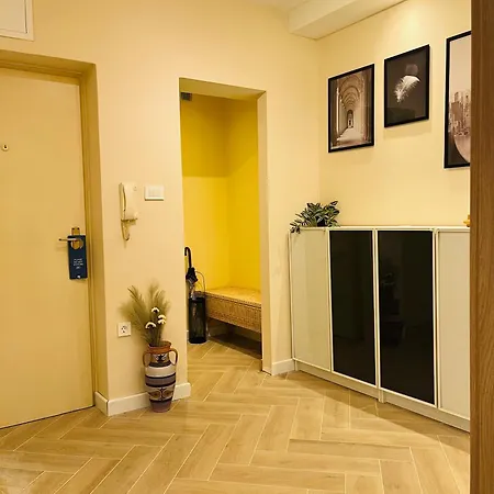 Apartment King's Square - Free Parking