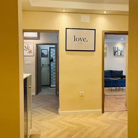 King's Square - Free Parking