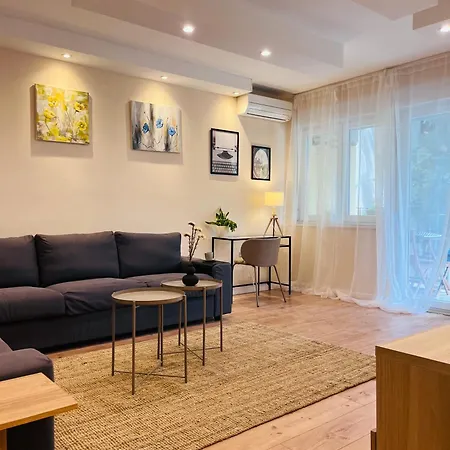 King's Square - Free Parking Apartment *