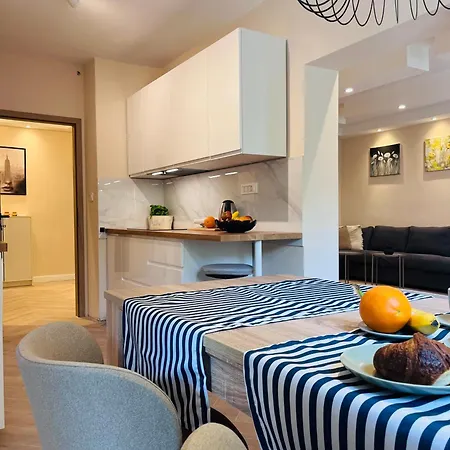 King's Square - Free Parking Apartment *