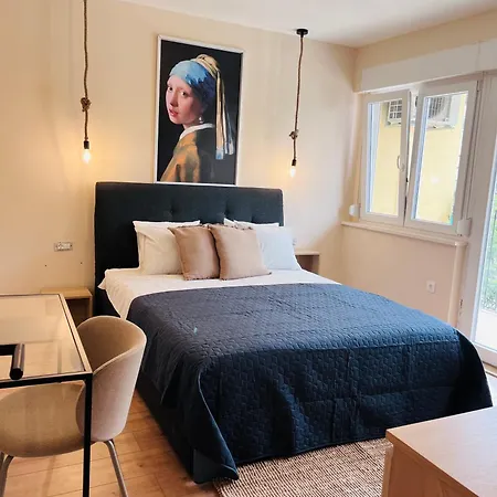 Апартаменти King's Square - Free Parking