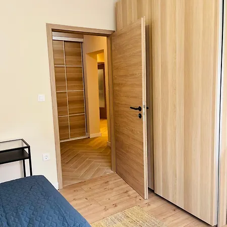 King's Square - Free Parking * Пула