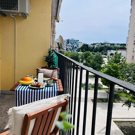 King's Square - Free Parking Apartment