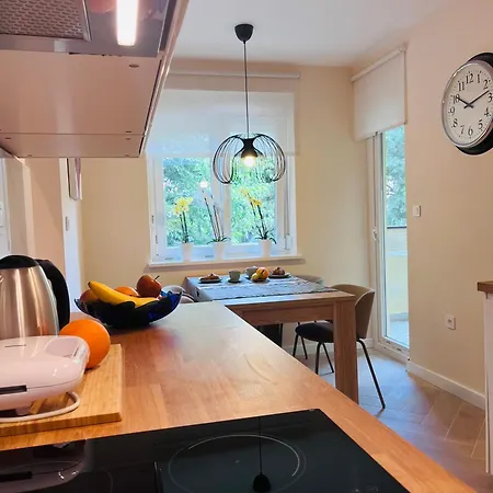 King's Square - Free Parking Apartment *