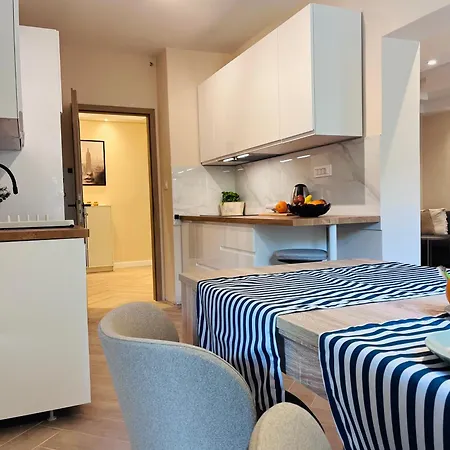 King's Square - Free Parking