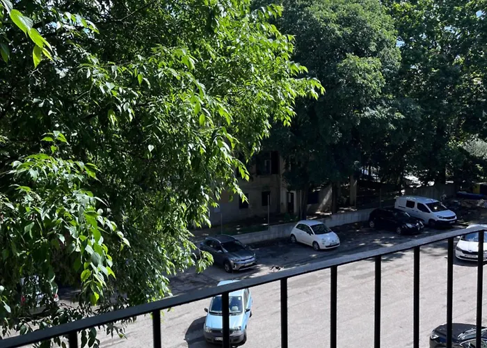 King's Square - Free Parking