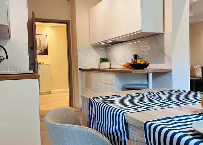 King's Square - Free Parking