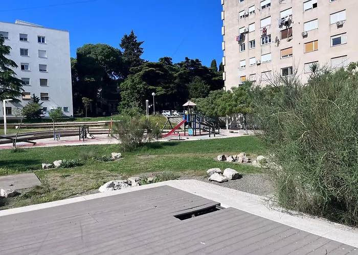 King's Square - Free Parking Apartment *